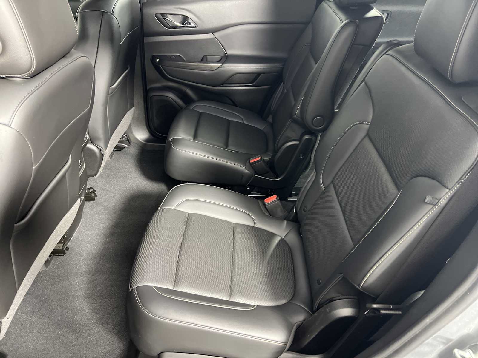 Used 2023 GMC Acadia SLT w/ Elevation Edition FWD image 27