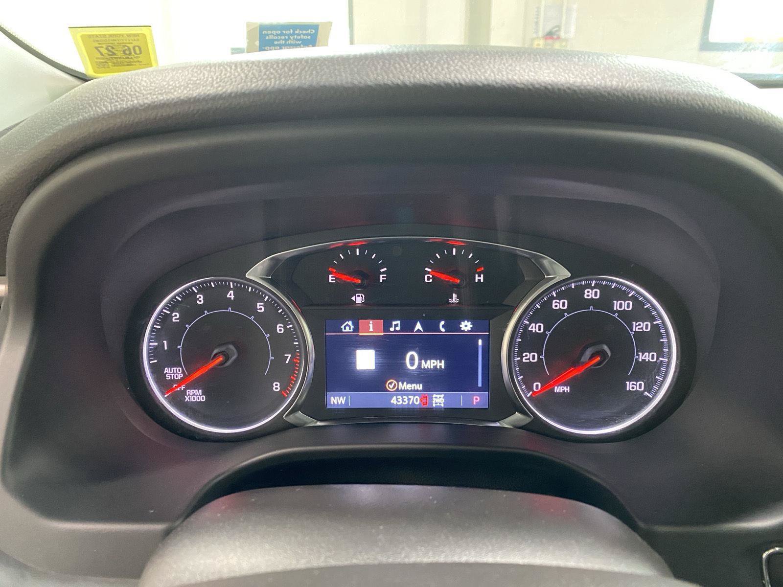 Used 2023 GMC Acadia AT4 w/ Preferred Package AWD/4WD image 21