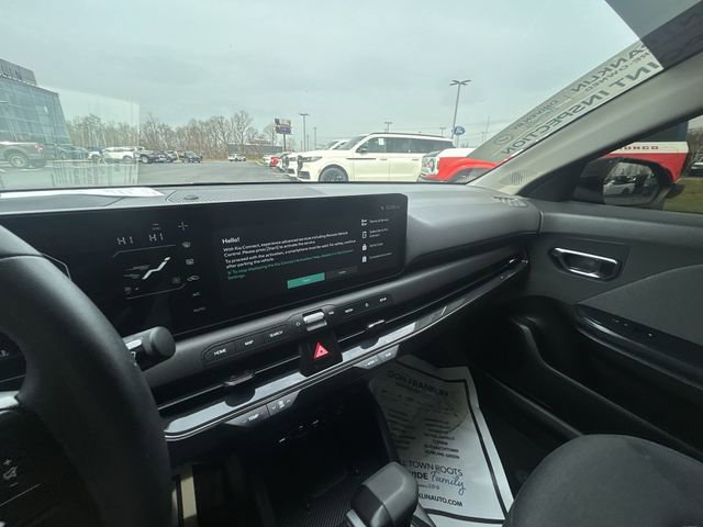 Used 2025 Kia K4 EX image 12