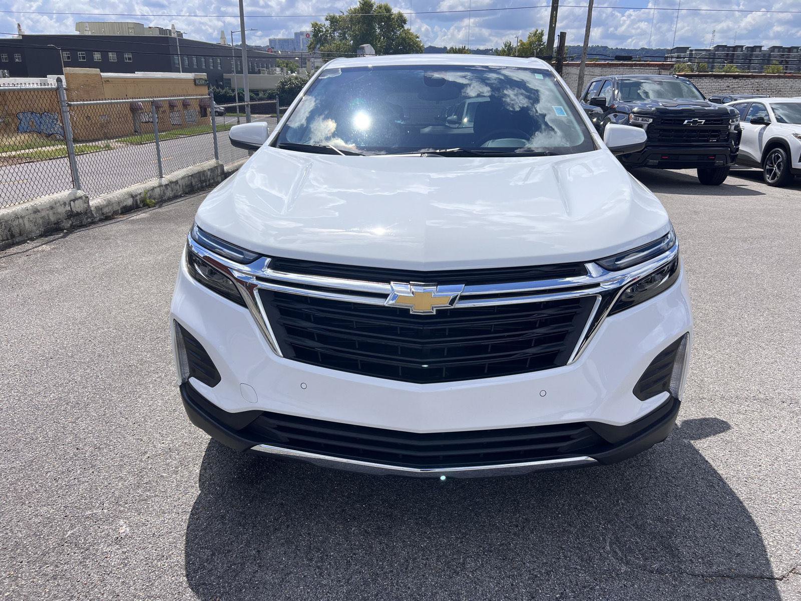 Used 2024 Chevrolet Equinox LT w/ LPO, Floor Liner Package FWD image 27