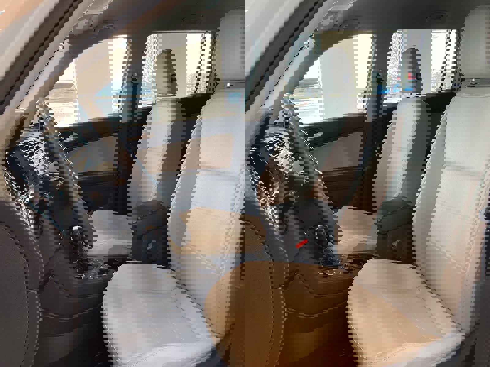 Used 2021 Volkswagen Tiguan SE image 10