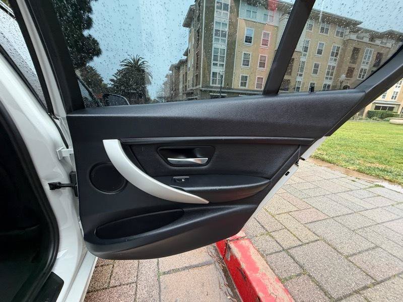 Used 2014 BMW 320i Sedan RWD image 45