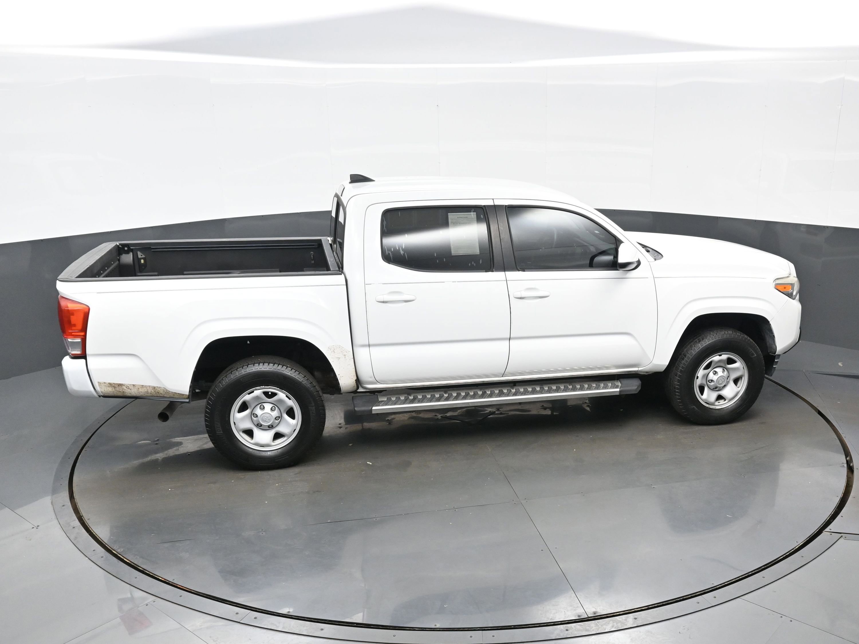 Used 2018 Toyota Tacoma SR w/ SR Convenience Package RWD image 38