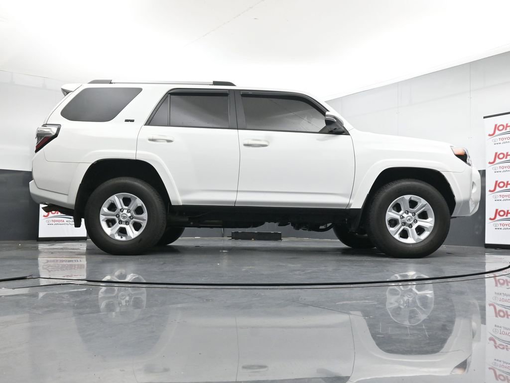Used 2023 Toyota 4Runner SR5 Premium w/ Moonroof Package AWD/4WD image 39