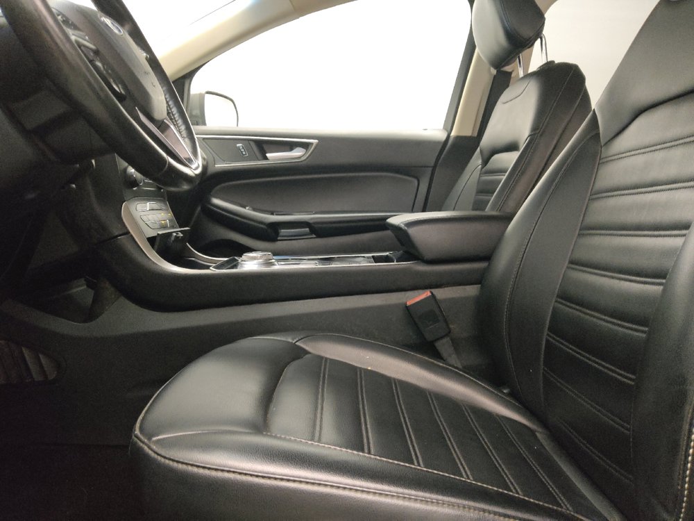 Used 2019 Ford Edge SEL w/ Equipment Group 201A FWD image 17