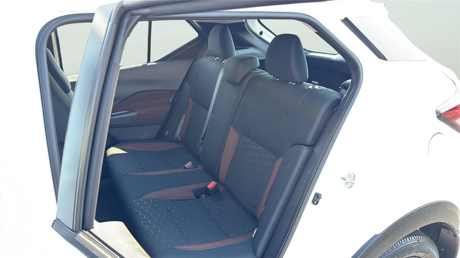 Used 2023 Nissan Kicks SR FWD image 12