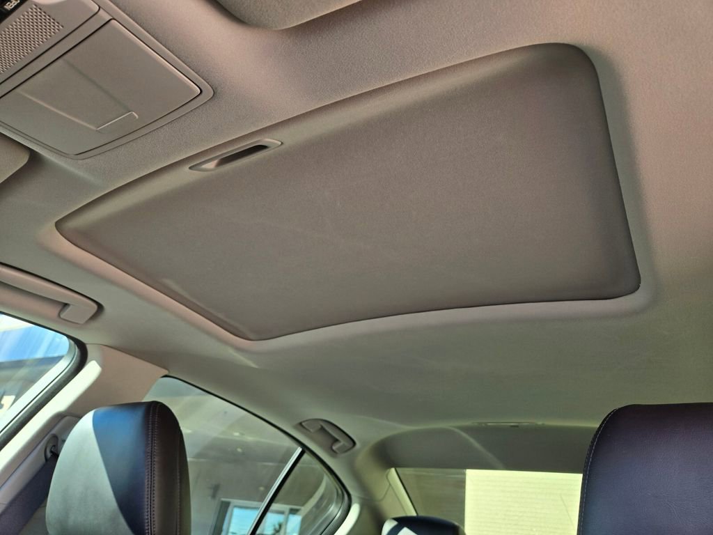 Certified 2016 Acura RLX w/ Technology Package image 13