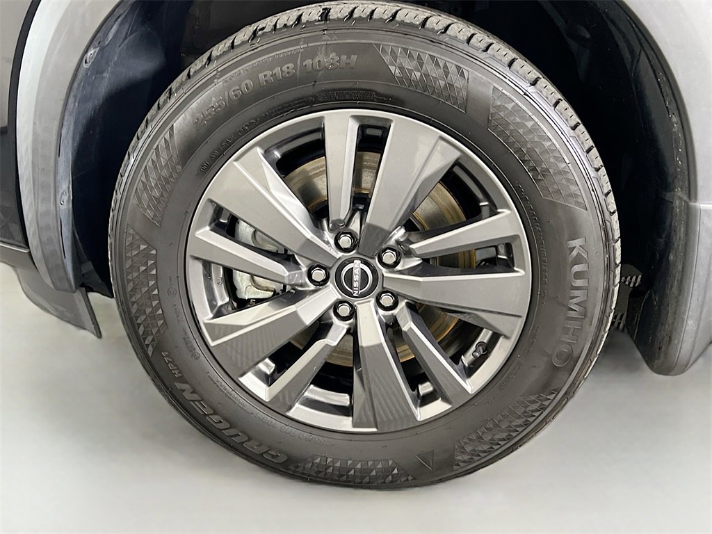 Used 2022 Nissan Pathfinder SV w/ SV Premium Package image 31