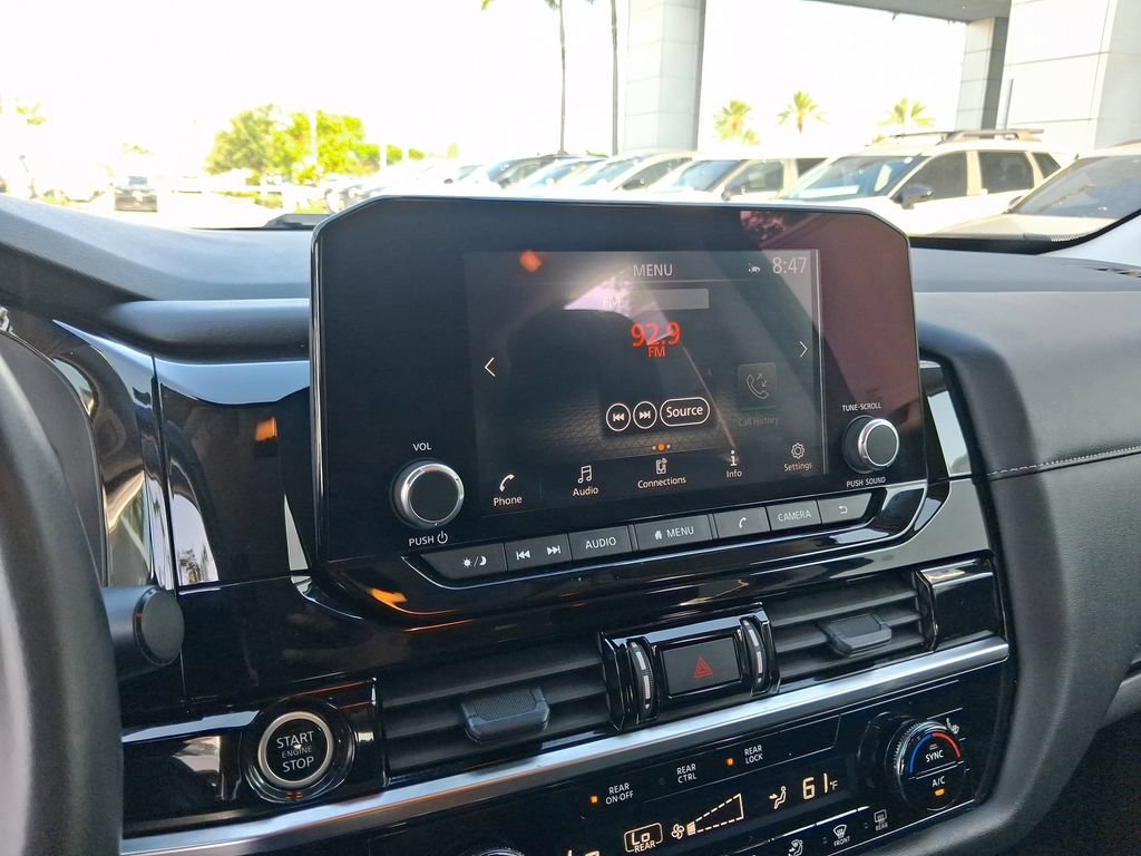 Used 2024 Nissan Pathfinder SV FWD image 22