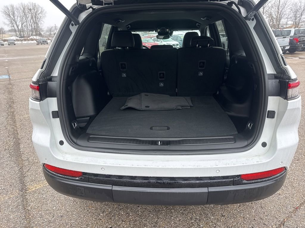 Used 2024 Jeep Grand Cherokee Altitude image 20