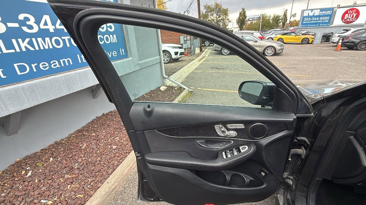 Used 2022 Mercedes-Benz GLC 300 4MATIC image 27