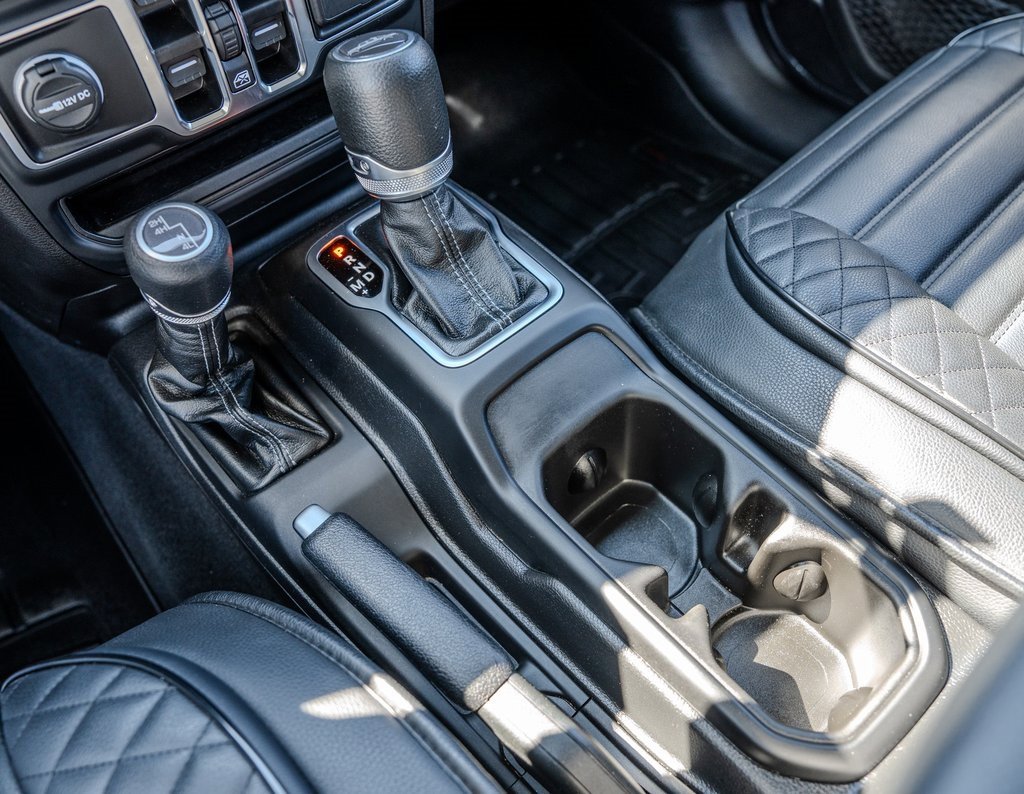 Used 2025 Jeep Gladiator Sport image 13