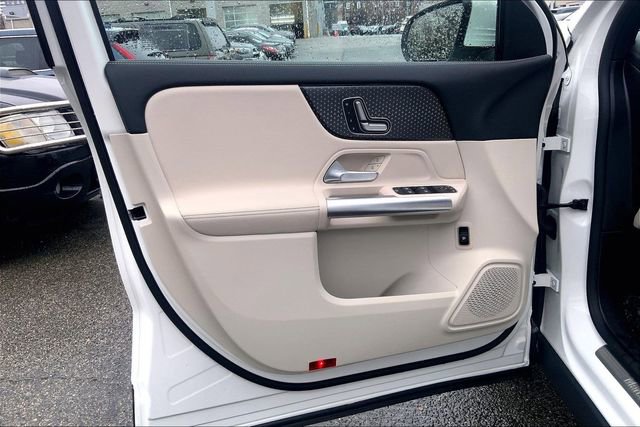 Used 2025 Mercedes-Benz GLA 250 4MATIC image 17