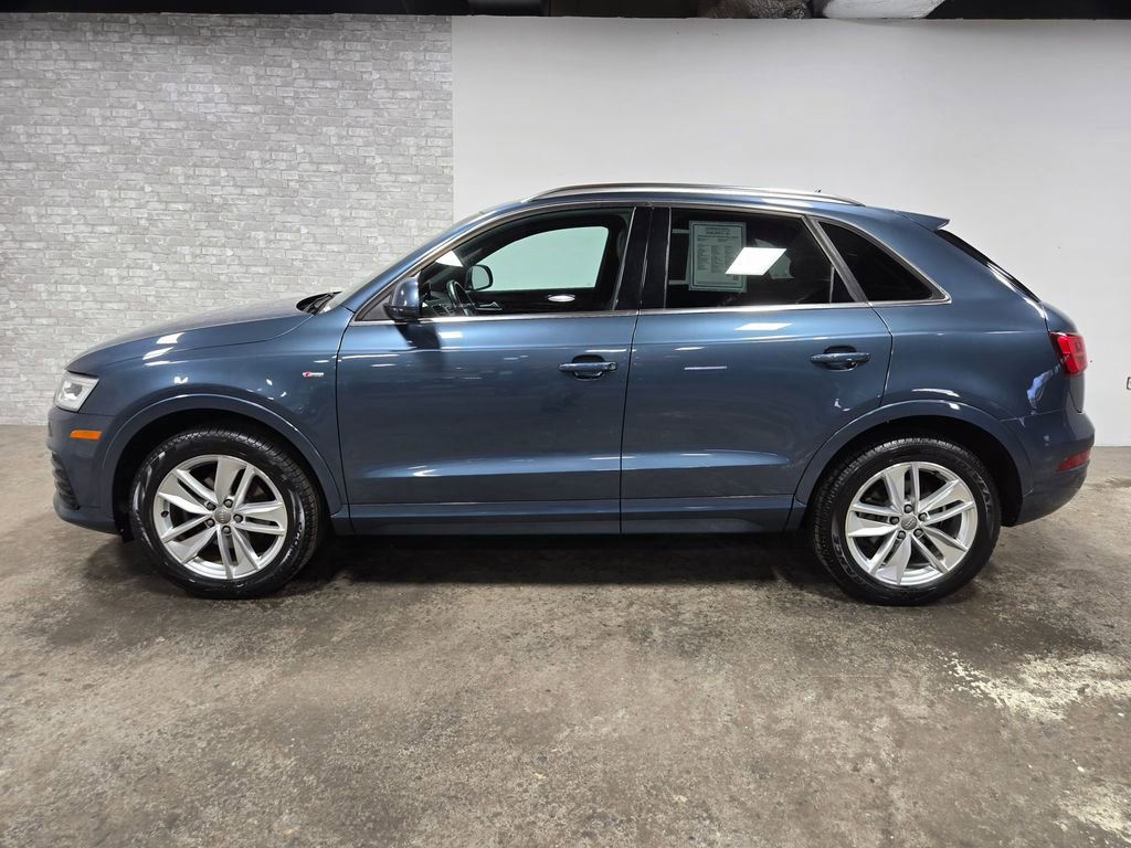 Used 2018 Audi Q3 2.0T Premium Plus w/ Premium Plus Package AWD/4WD image 2