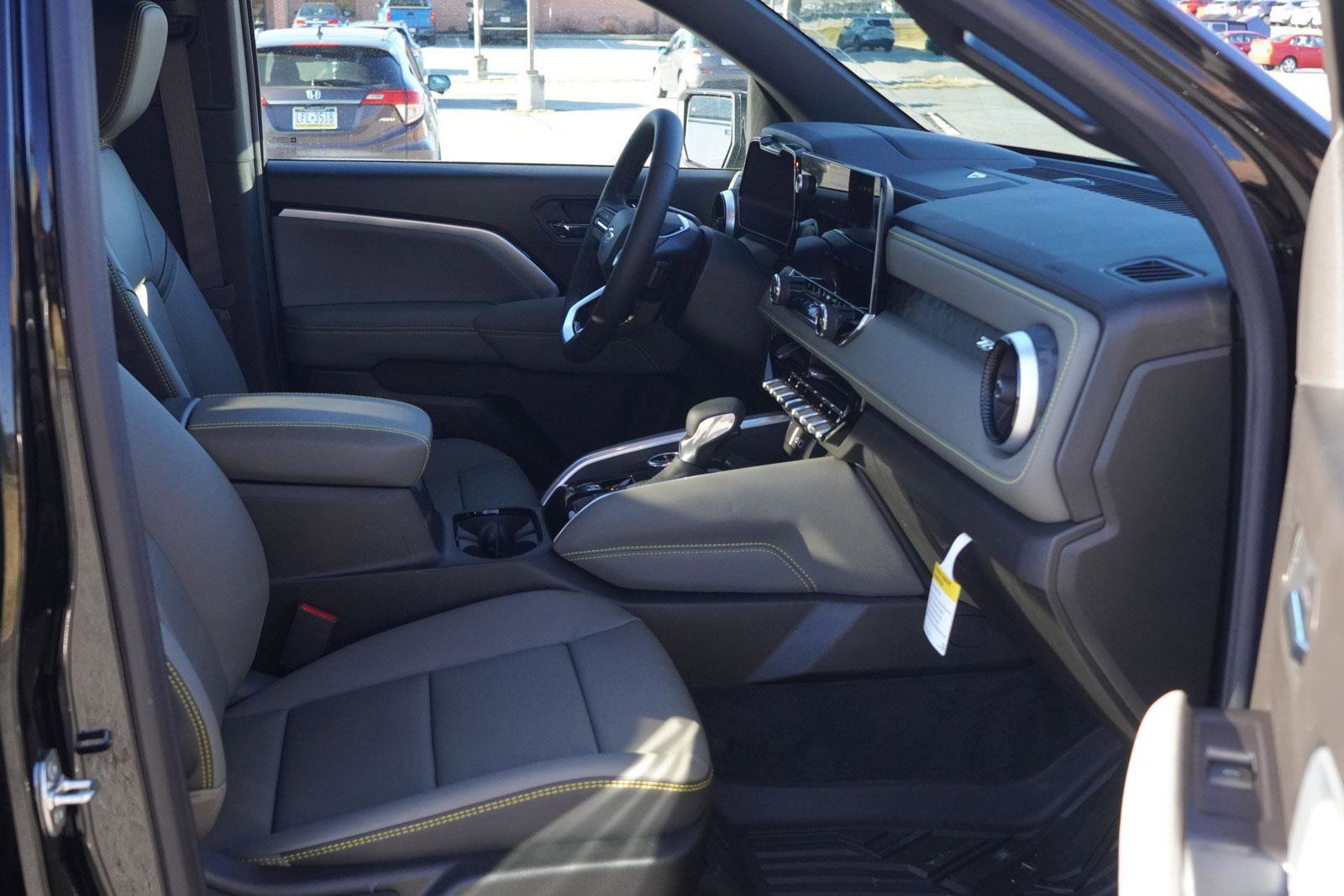 New 2026 Chevrolet Colorado ZR2 w/ Technology Package image 27