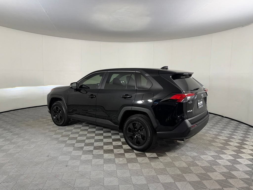 Used 2024 Toyota RAV4 LE FWD image 10