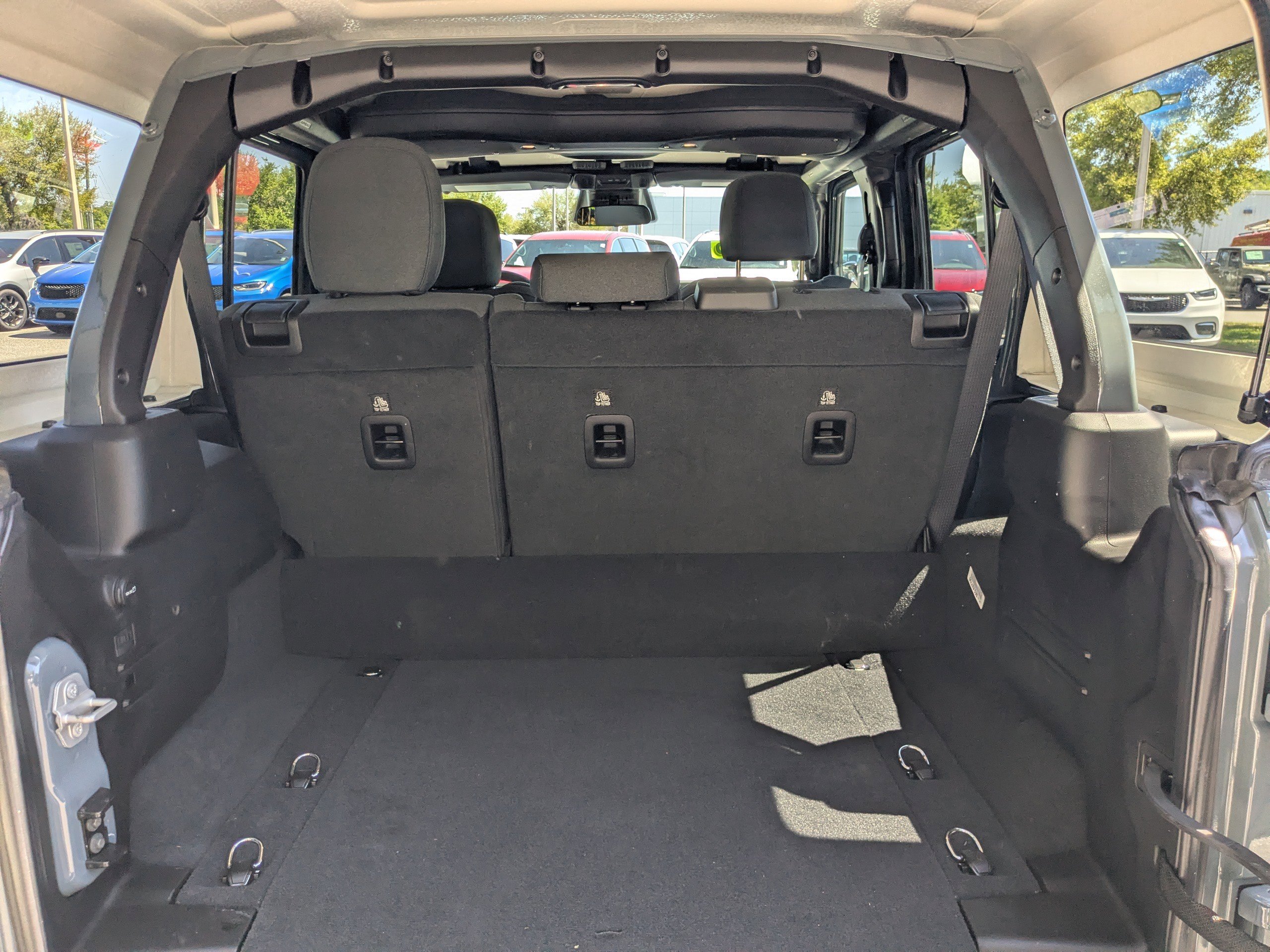 Used 2025 Jeep Wrangler Unlimited Sahara w/ Safety Group image 12