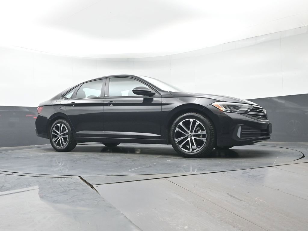 Used 2023 Volkswagen Jetta Sport image 31