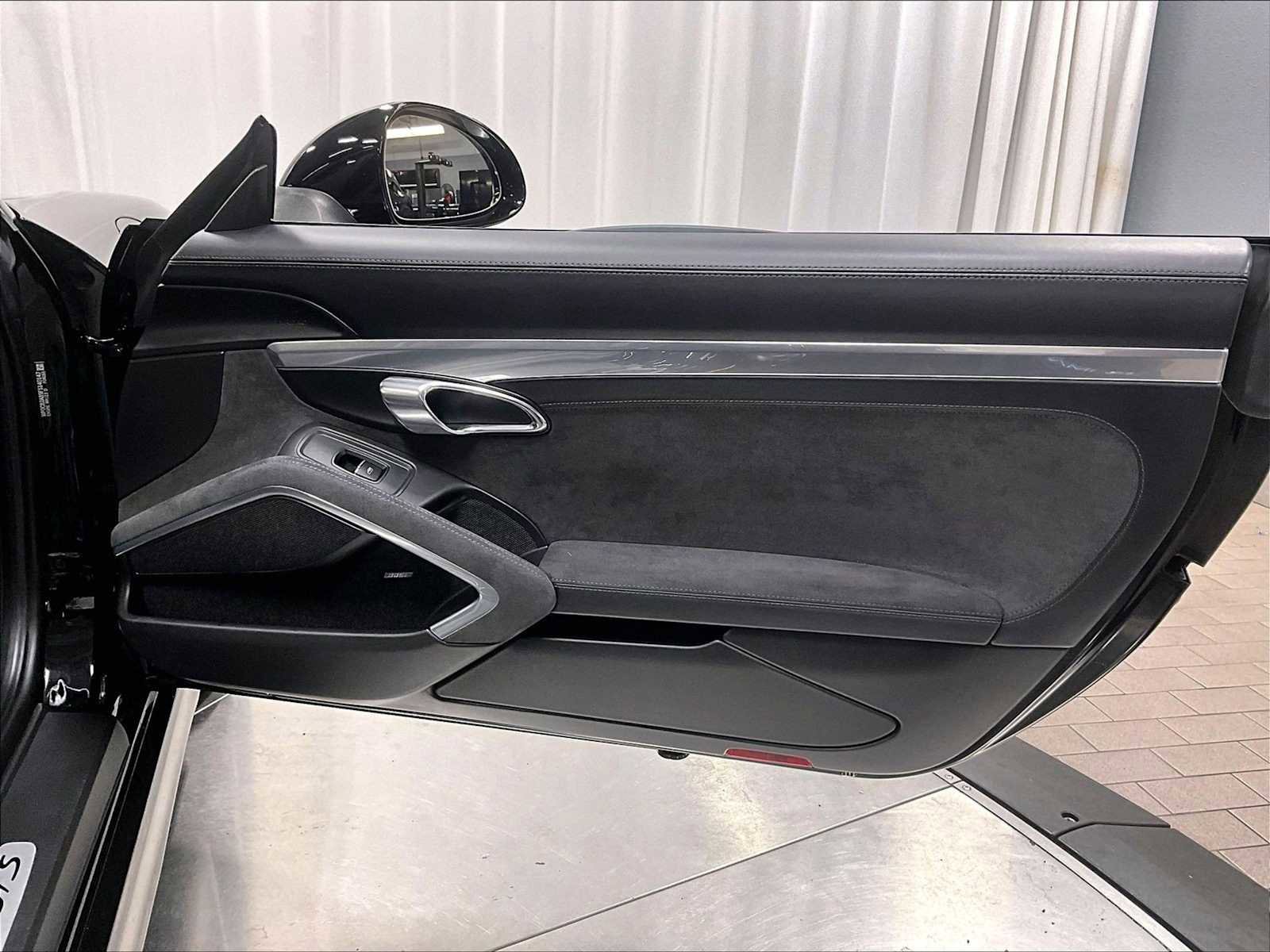 Used 2015 Porsche Boxster GTS image 24