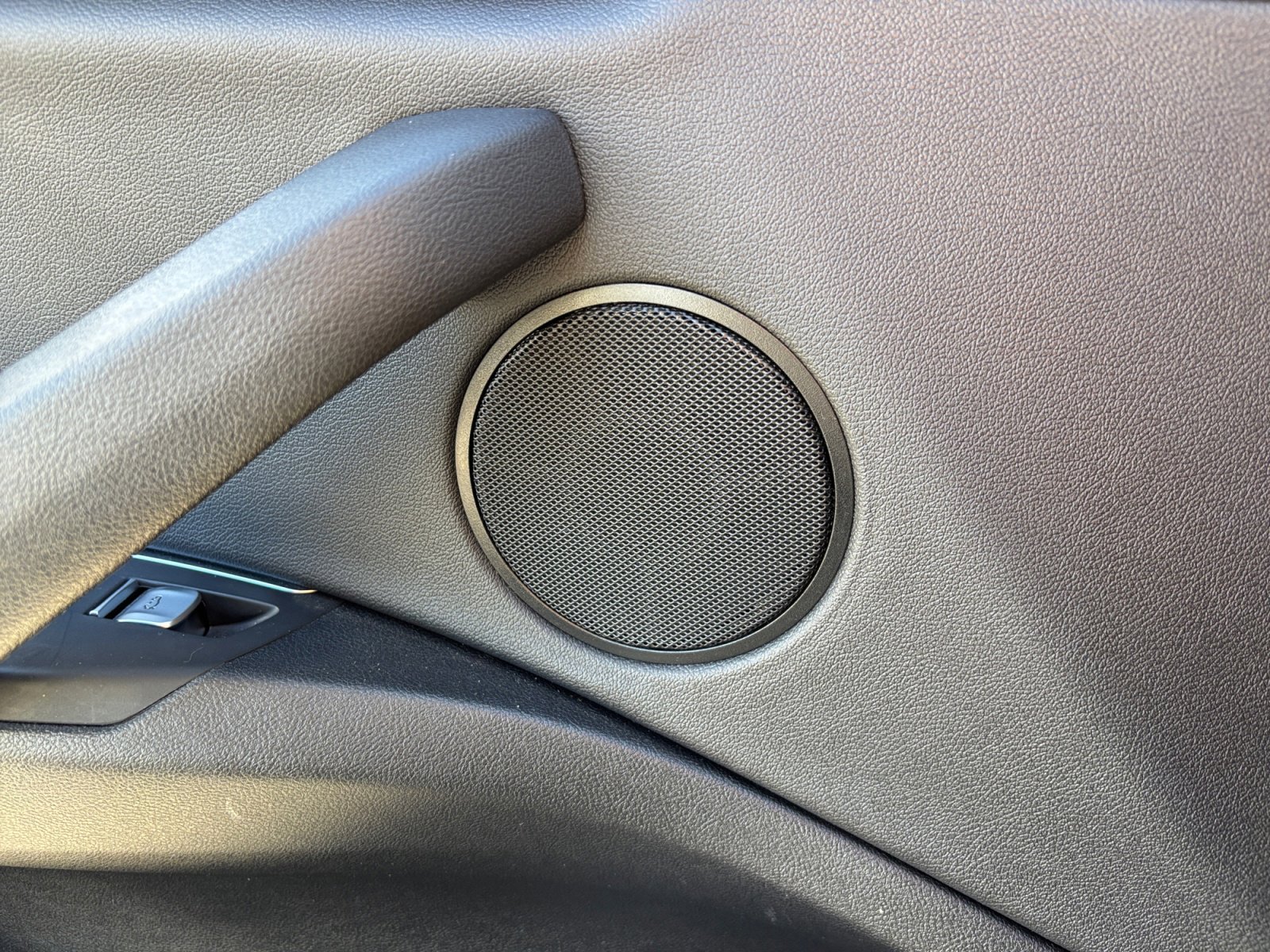 Used 2021 BMW X3 xDrive30i w/ Premium Package image 27