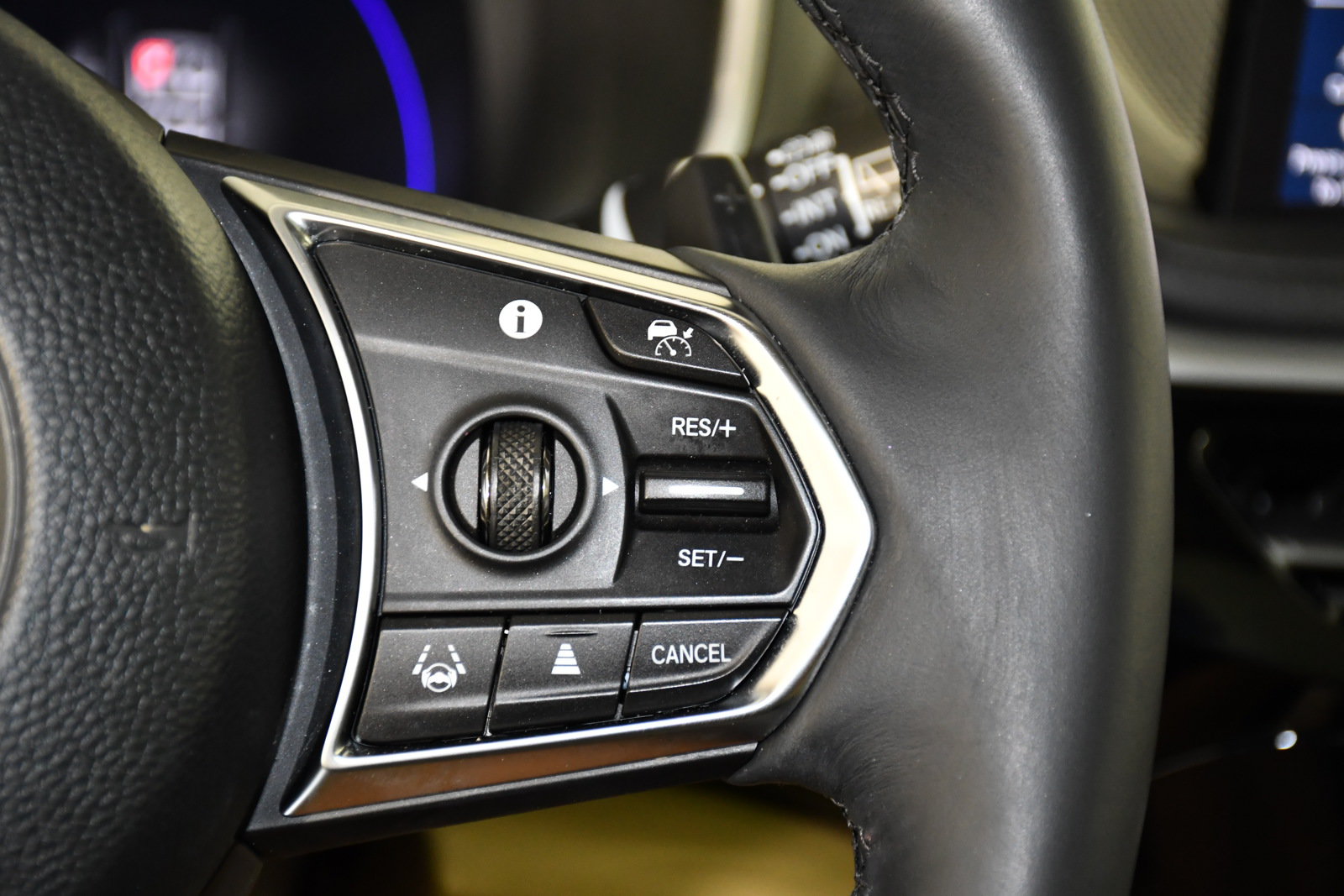 Certified 2025 Acura MDX SH-AWD w/ Technology Package image 21