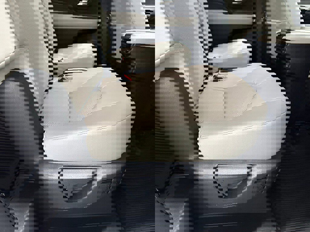 Used 2025 Toyota Grand Highlander AWD image 54