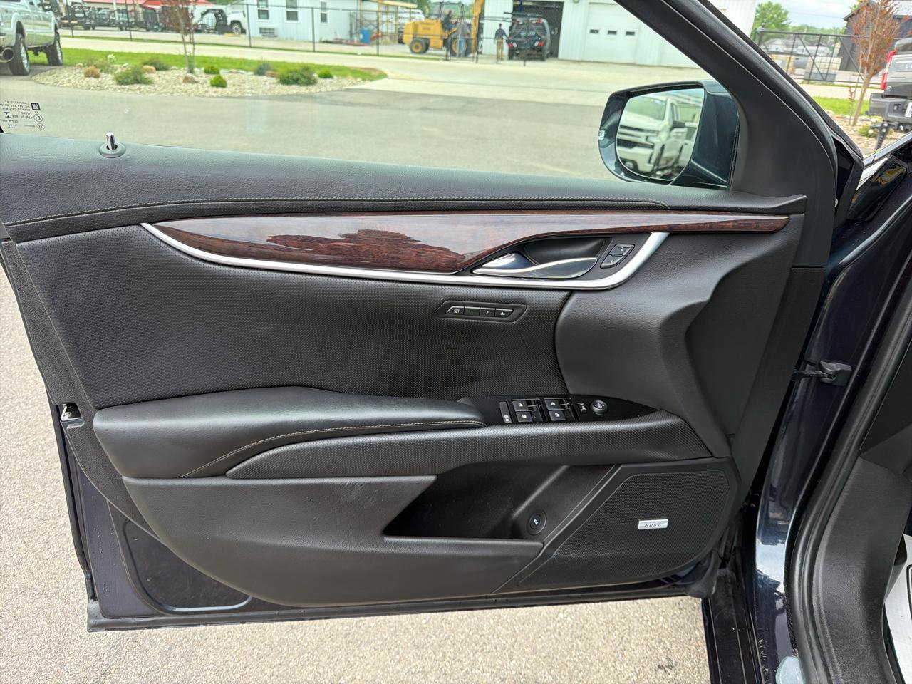 Used 2014 Cadillac XTS Luxury image 8