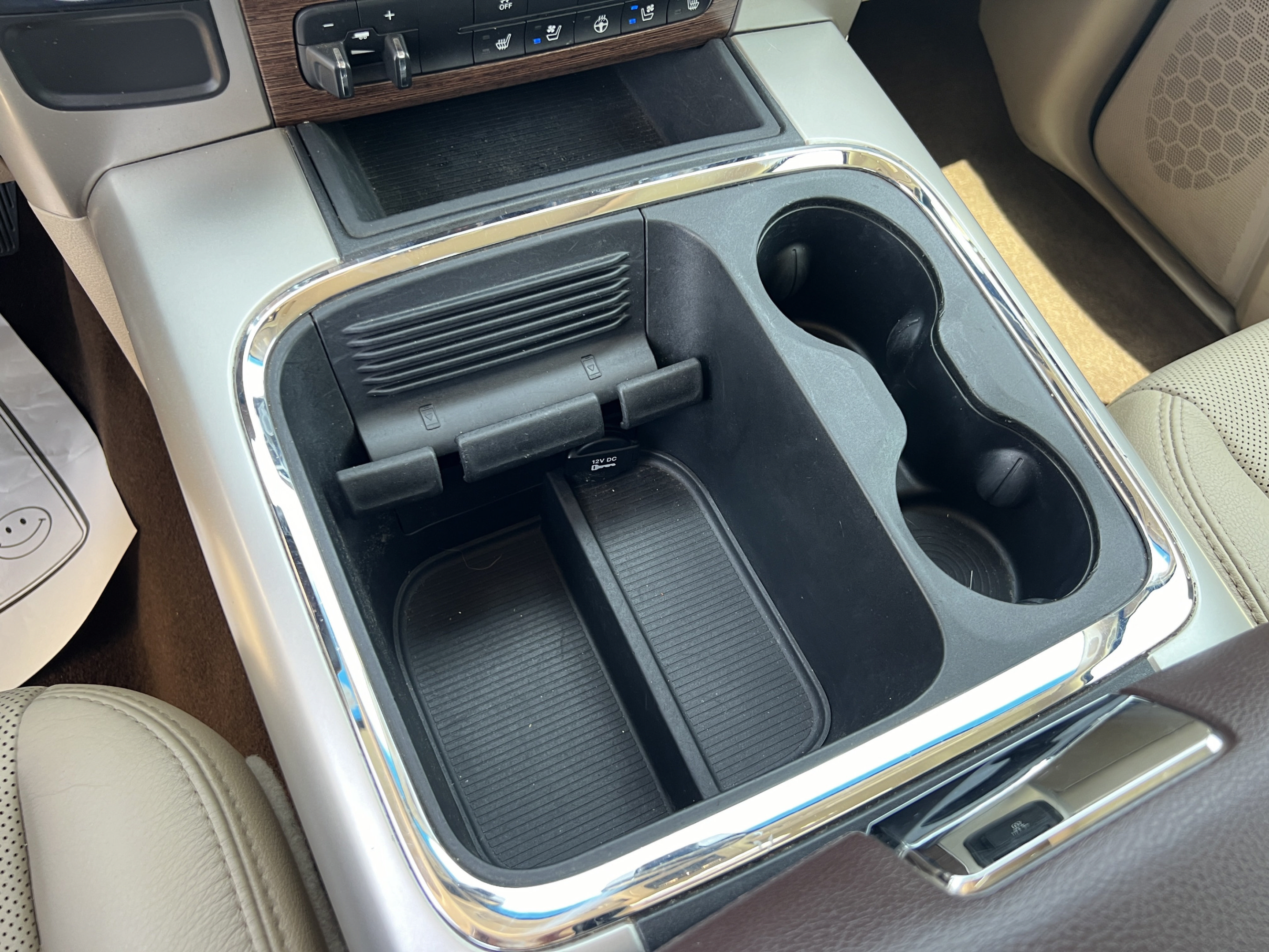Used 2016 RAM 1500 Laramie w/ Convenience Group RWD image 18