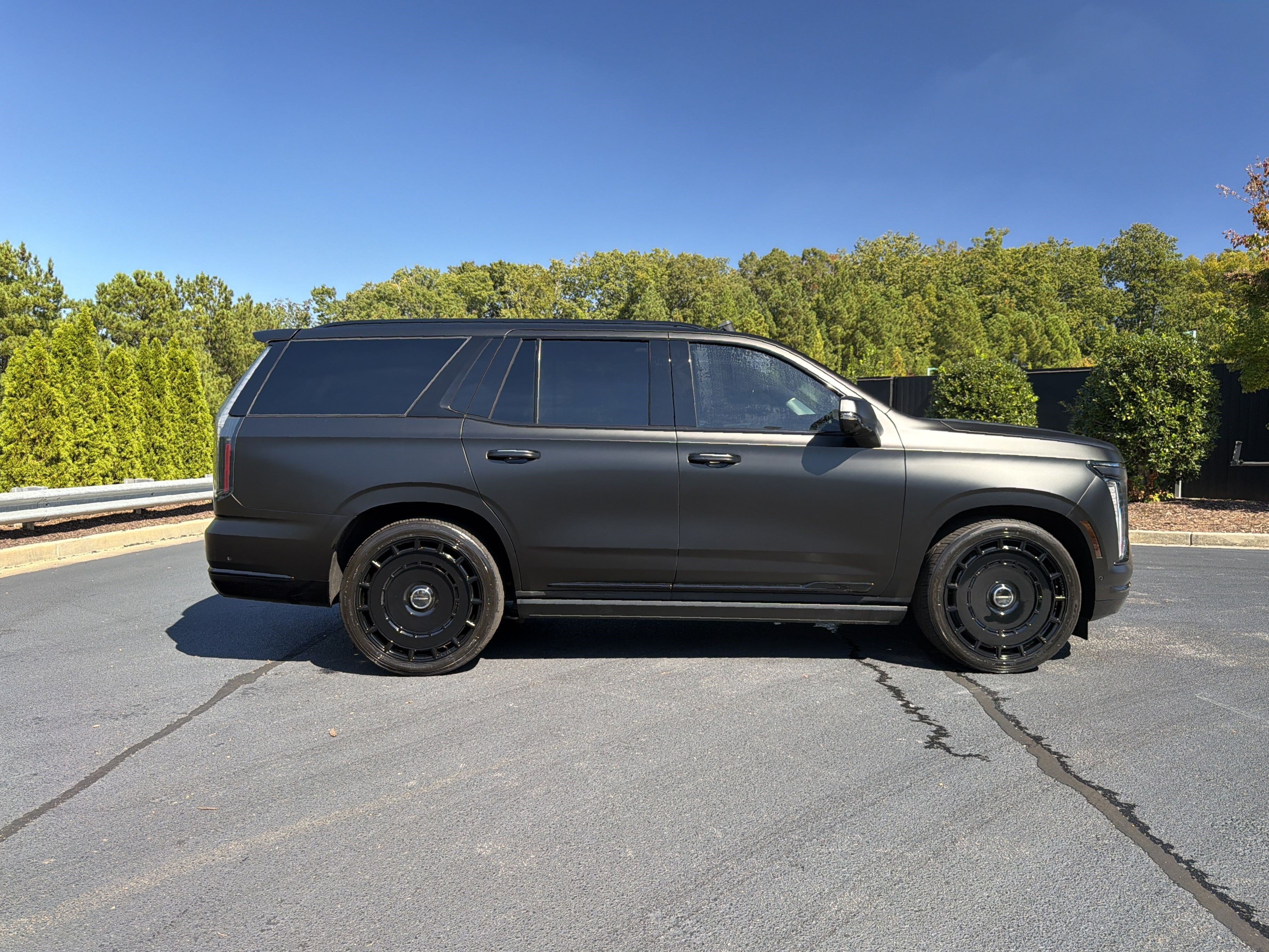 Used 2026 Cadillac Escalade Platinum Sport w/ LPO, ONYX Package AWD/4WD image 5