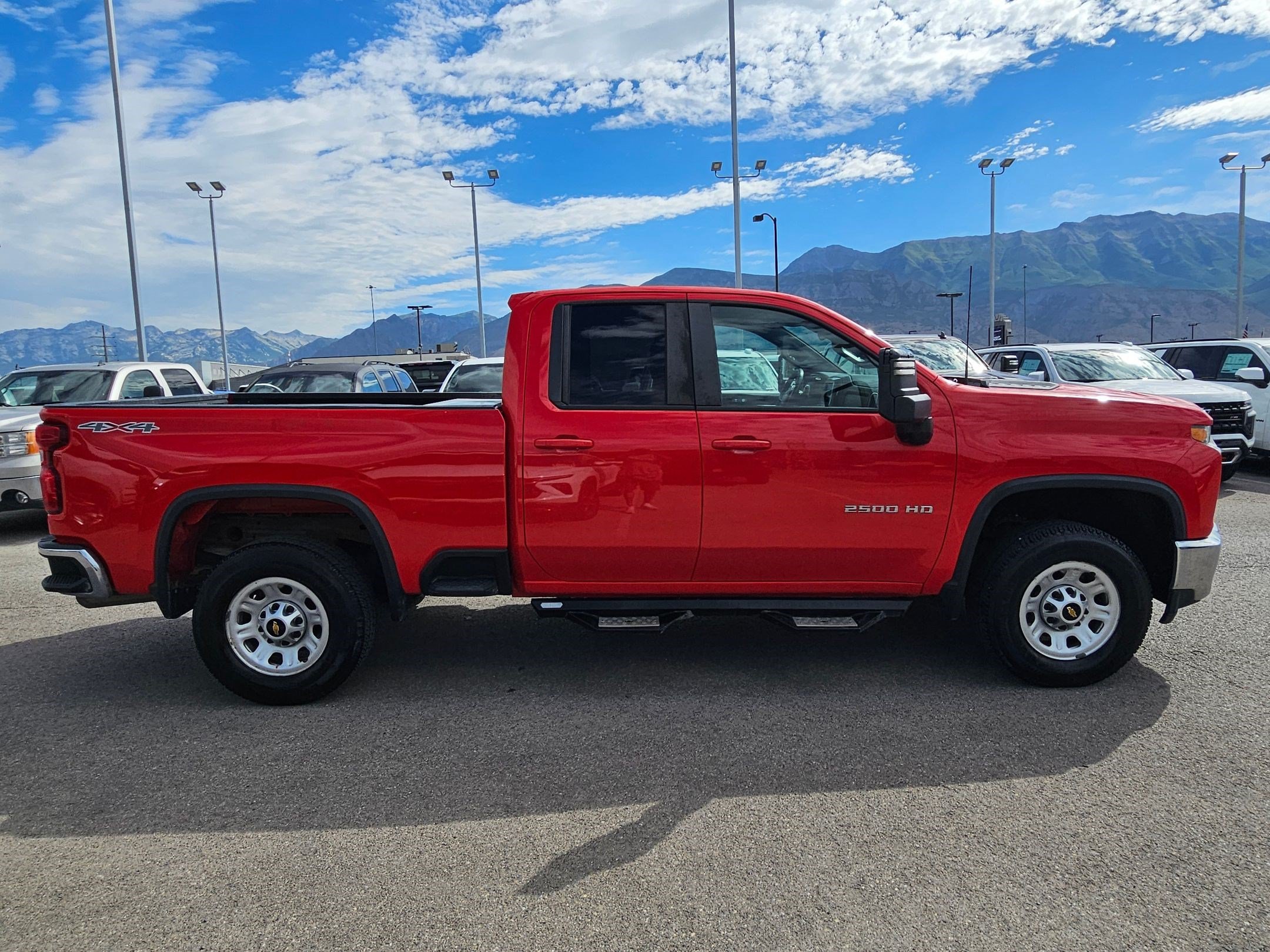 Used 2020 Chevrolet Silverado 2500 LT w/ Fleet Comfort Package AWD/4WD image 2