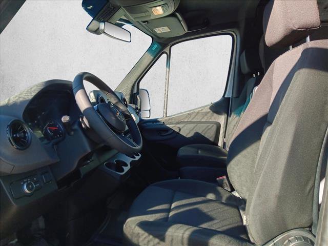 Certified 2025 Mercedes-Benz Sprinter 2500 image 4