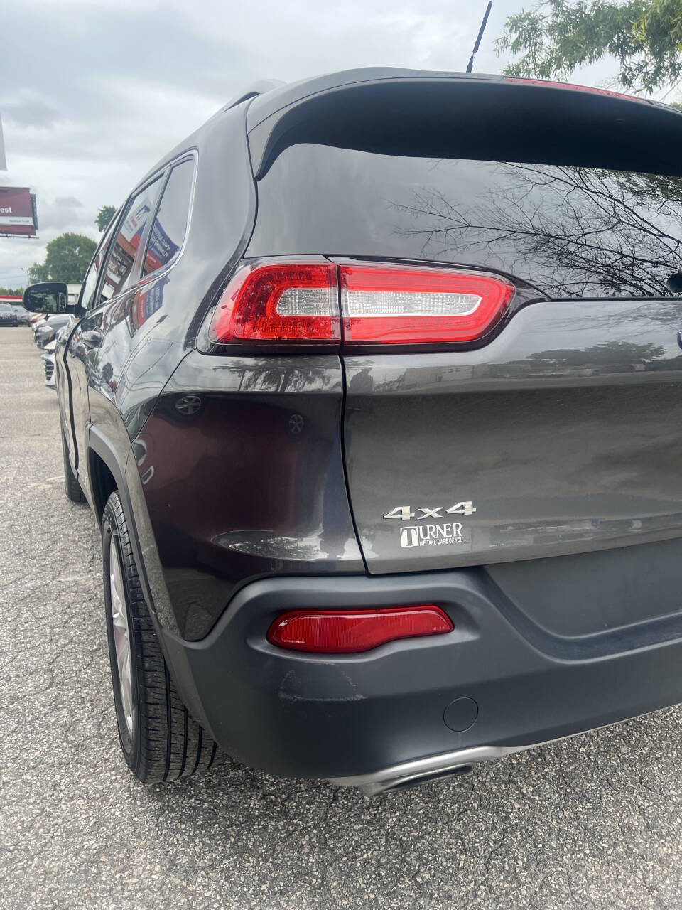 Used 2015 Jeep Cherokee Limited image 8