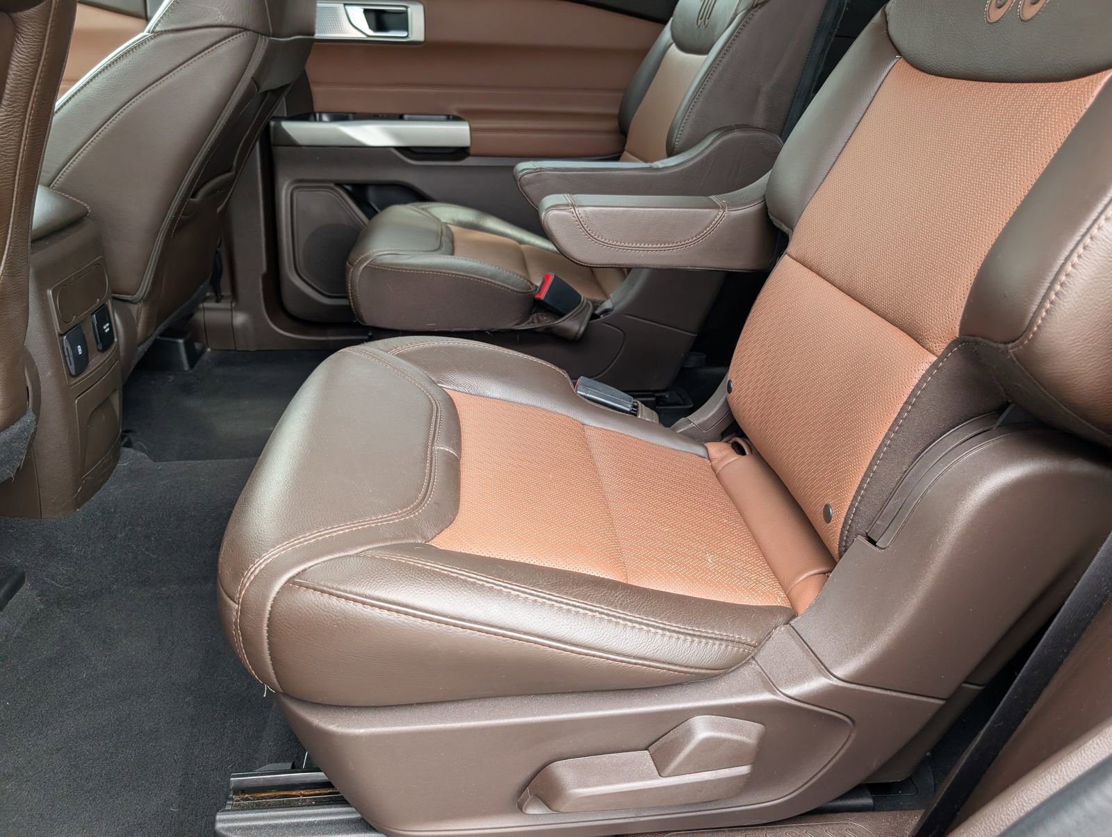 Used 2022 Ford Explorer King Ranch w/ Technology Package AWD/4WD image 8