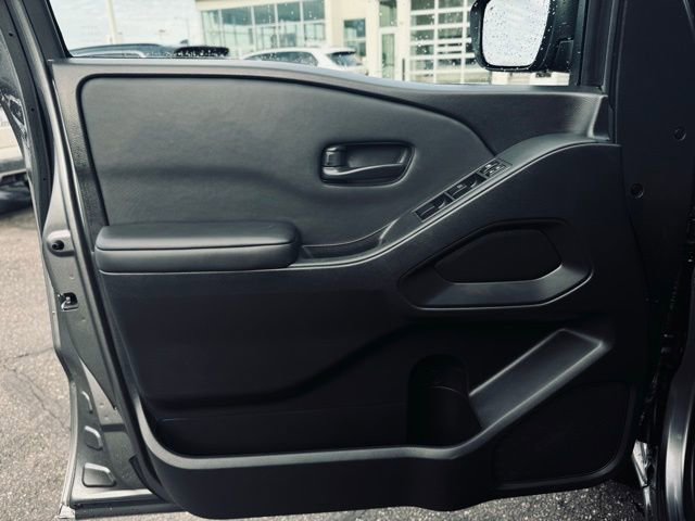 Used 2024 Nissan Frontier S image 11