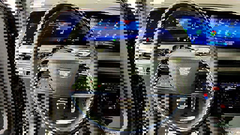 Used 2026 Cadillac Vistiq Sport image 13