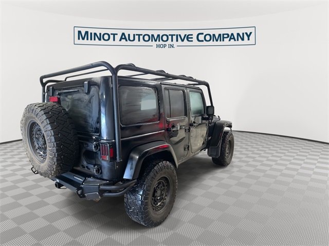 Used 2015 Jeep Wrangler Unlimited Rubicon w/ Connectivity Group image 8