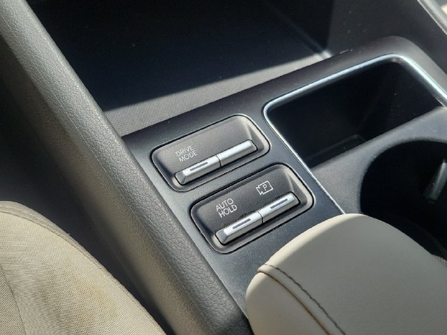 Used 2025 Hyundai Sonata SEL FWD image 32