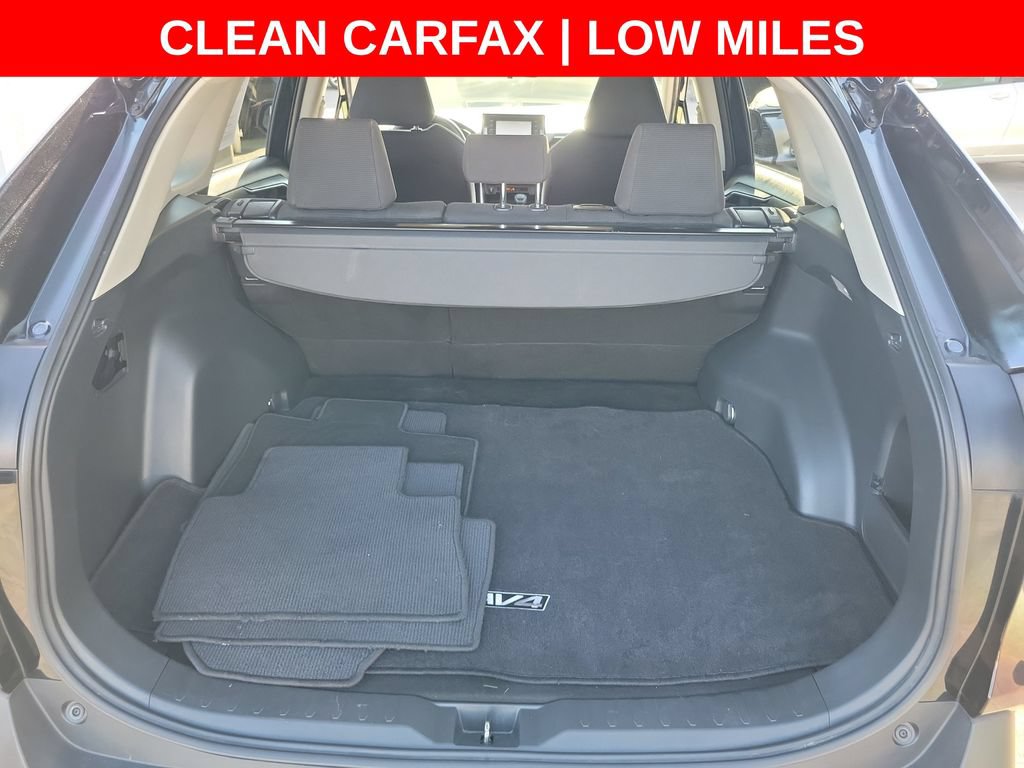 Used 2019 Toyota RAV4 LE w/ Carpet Mat Package FWD image 11