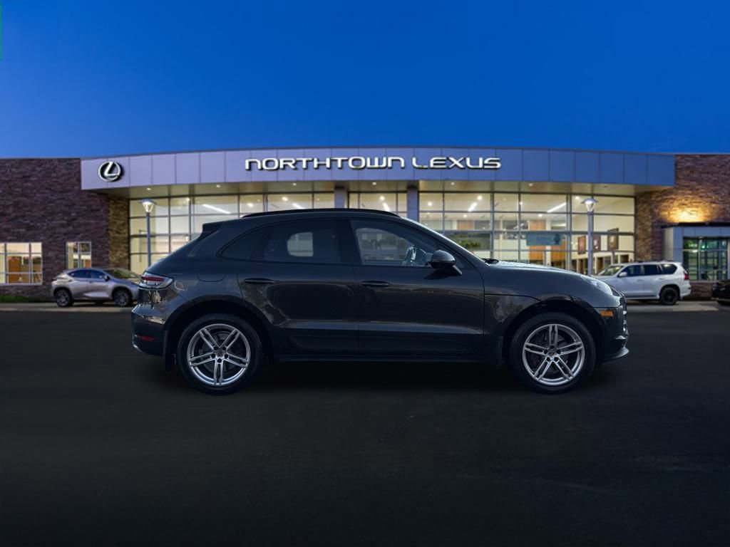 Used 2021 Porsche Macan image 25