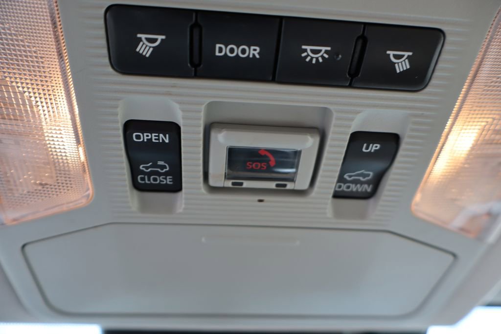 Used 2020 Toyota RAV4 XLE Premium image 26