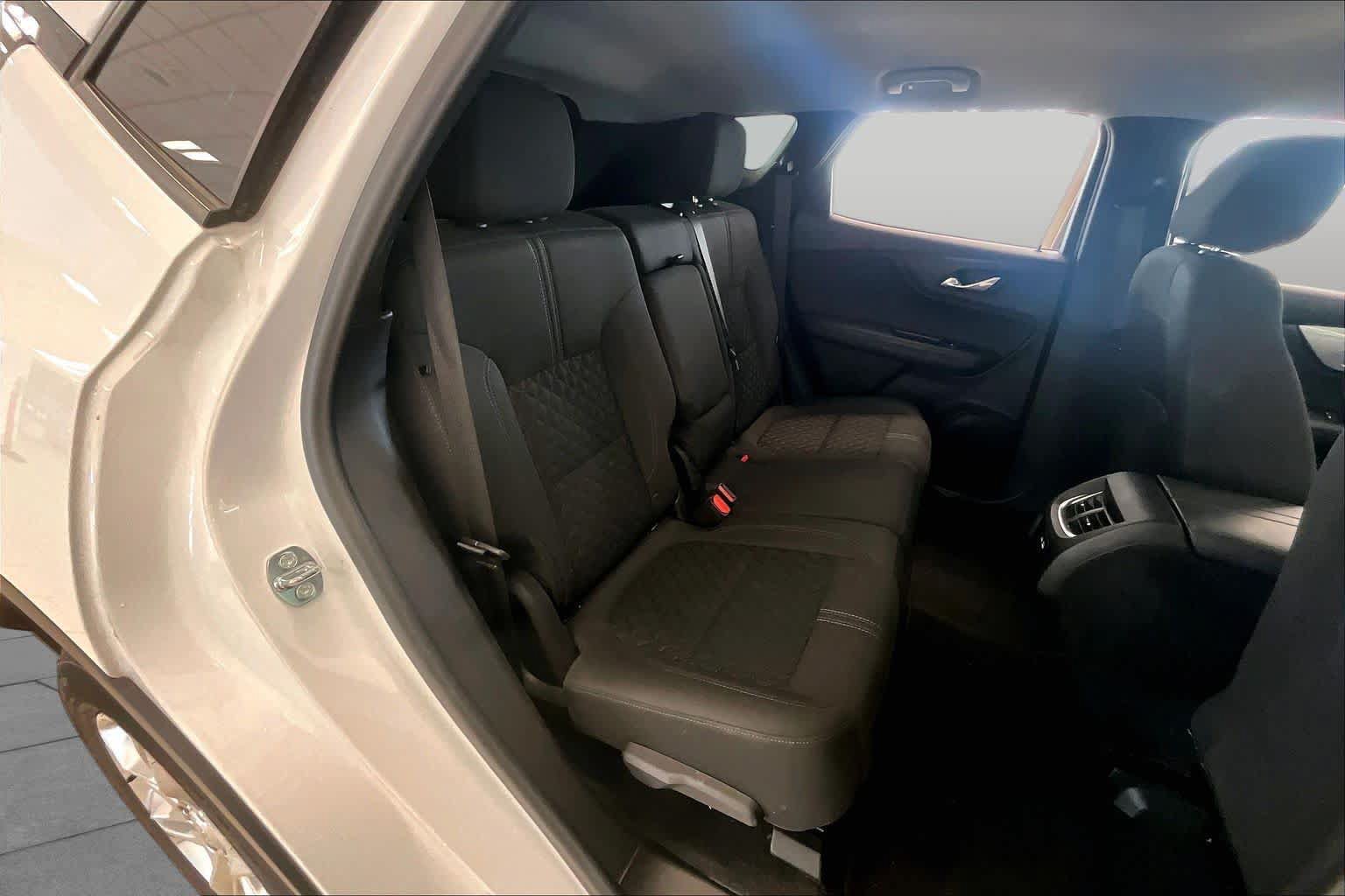 Used 2022 Chevrolet Blazer LT FWD image 18