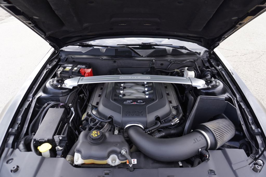 Used 2013 Ford Mustang GT image 29