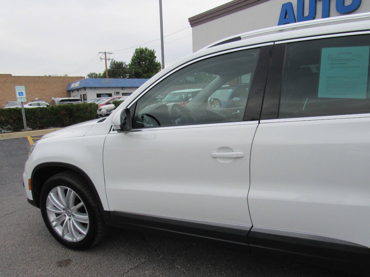 Used 2015 Volkswagen Tiguan SEL AWD/4WD image 4