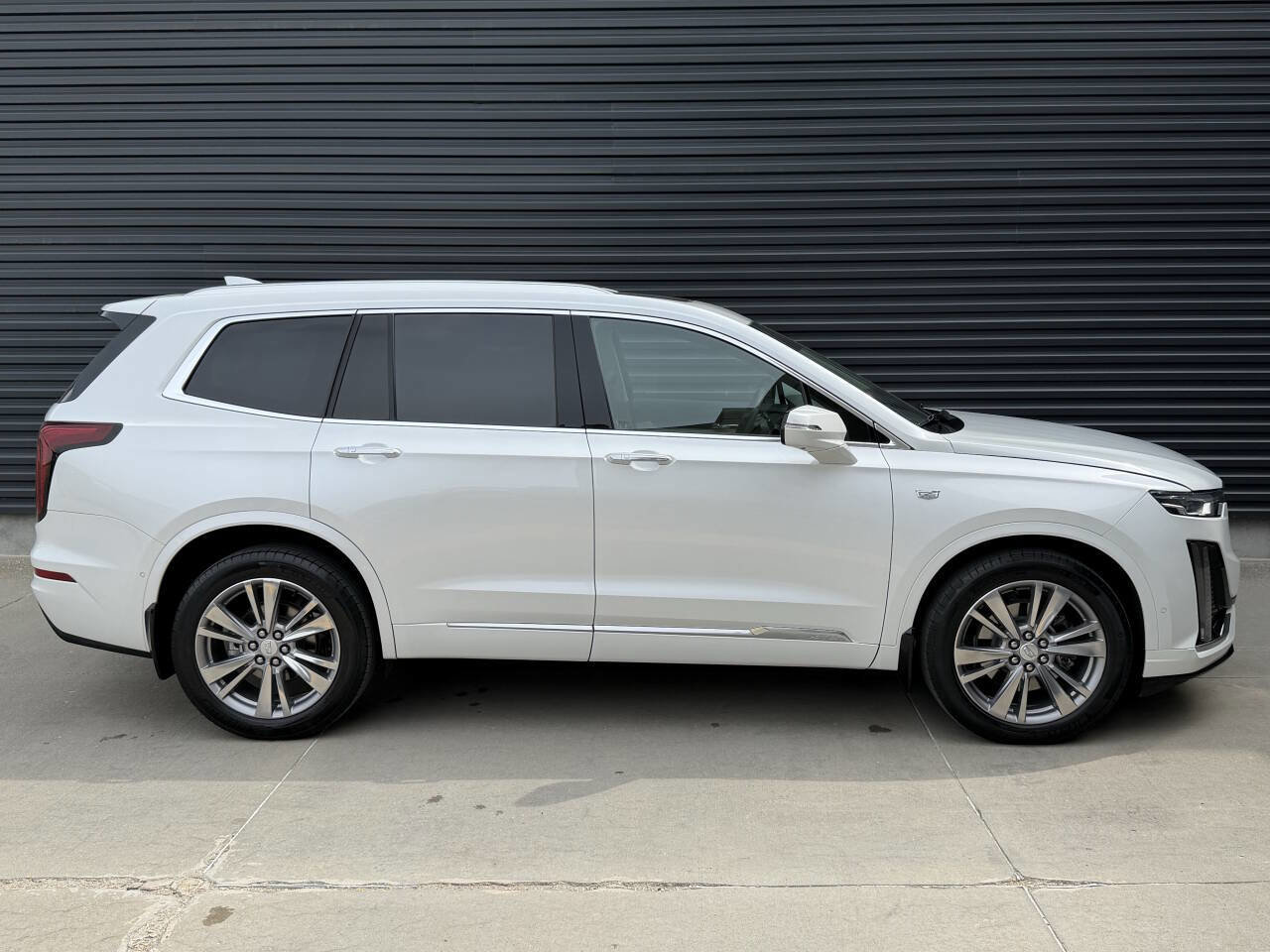 Used 2024 Cadillac XT6 Premium Luxury w/ Technology Package AWD/4WD image 10