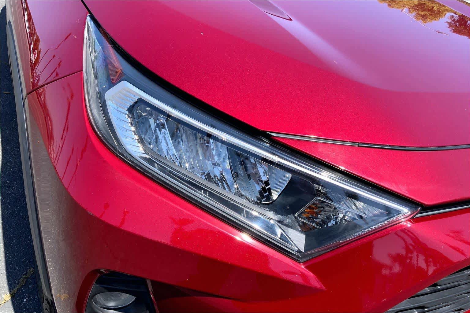 Used 2019 Toyota RAV4 XLE w/ Convenience Package FWD image 27