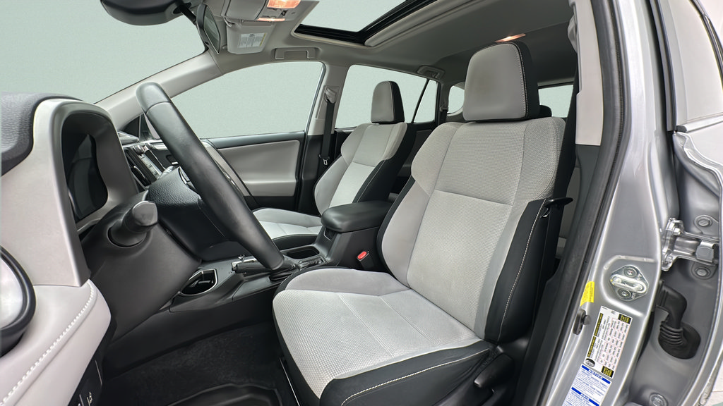 Used 2018 Toyota RAV4 XLE w/ Plus Extra Value Package AWD/4WD image 13