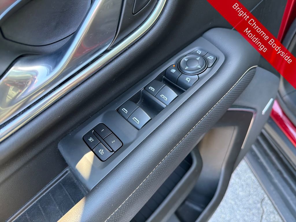 Used 2021 GMC Yukon SLT w/ SLT Premium Package image 13