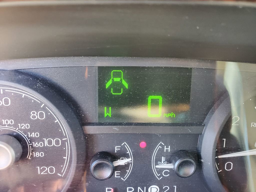 Used 2006 Lincoln Town Car Signature Limited image 21