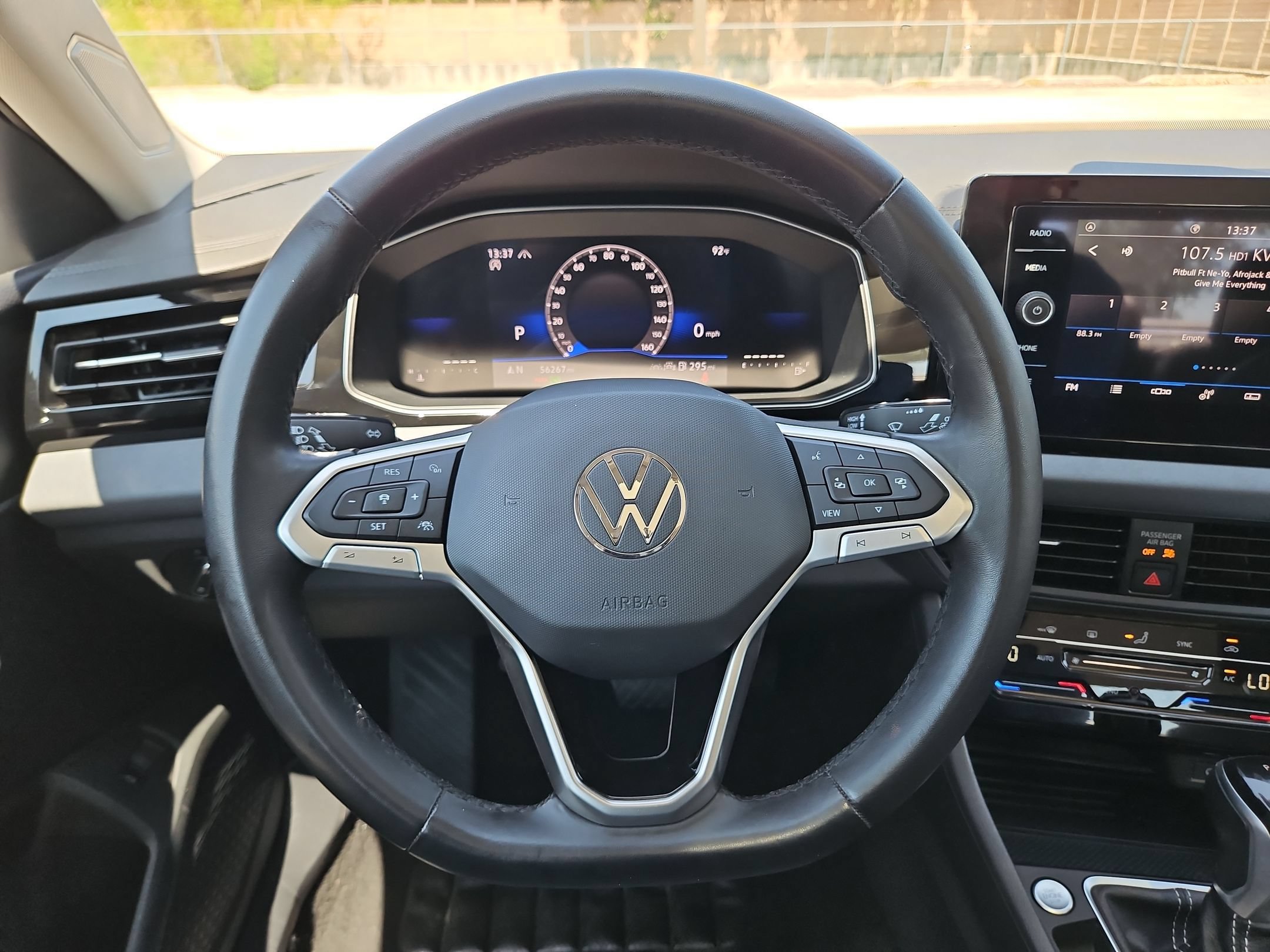 Used 2025 Volkswagen Jetta SE FWD image 20