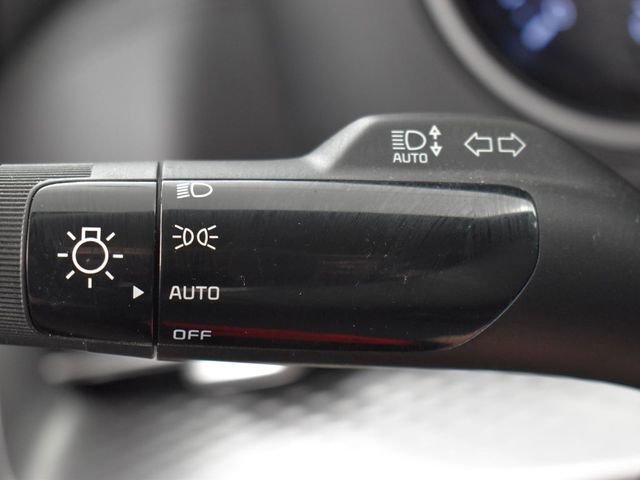 Certified 2024 Kia Carnival LX image 29